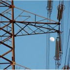 La torre de luz y la luna