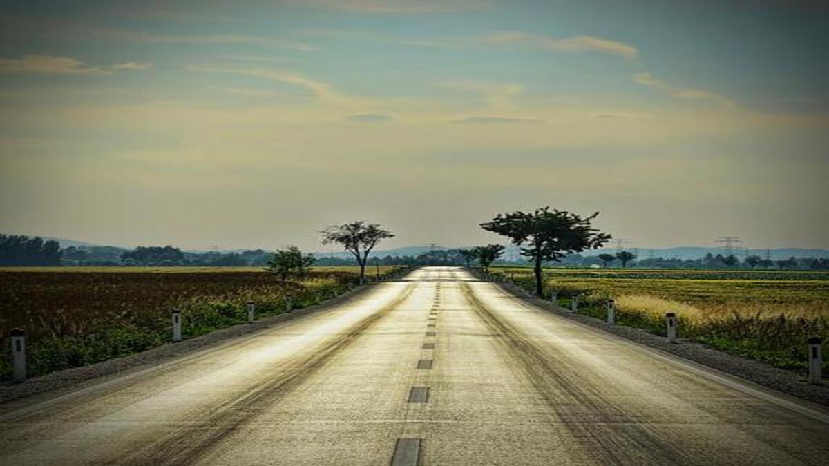 ¿Qué hacía en una Ford Fairmont guayín ’83 azul chiclamino?￼