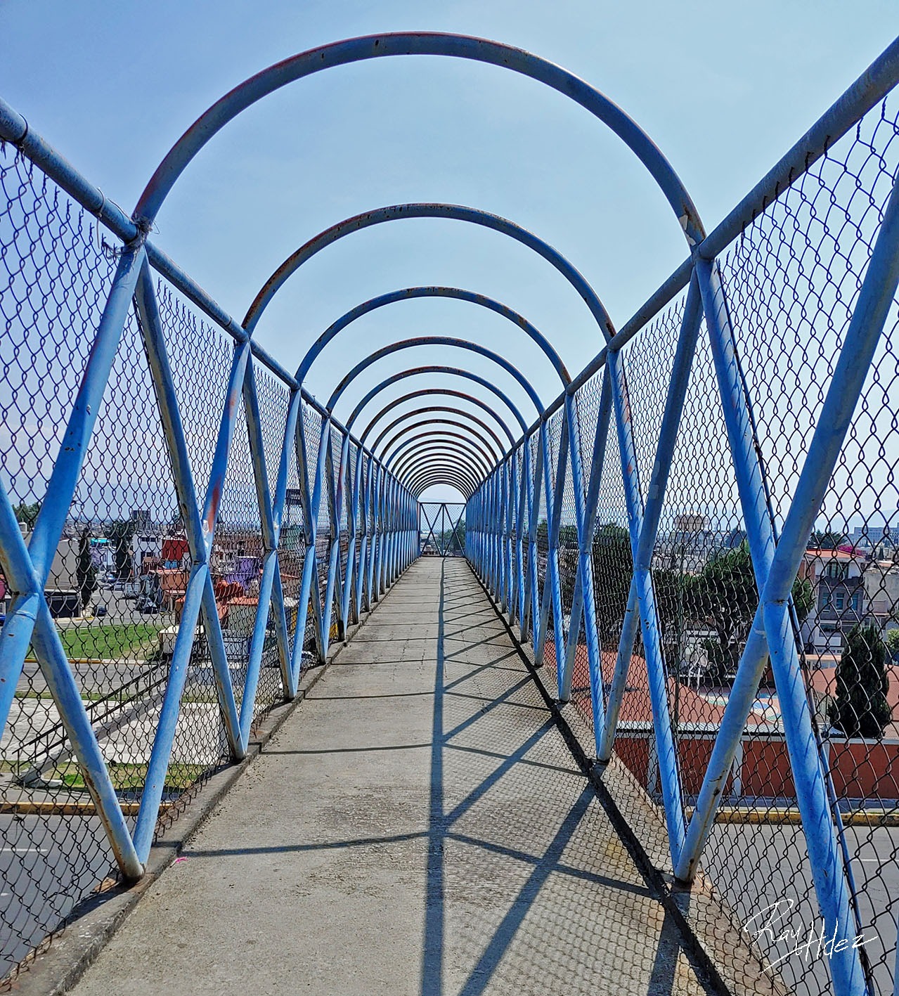 El puente peatonal
